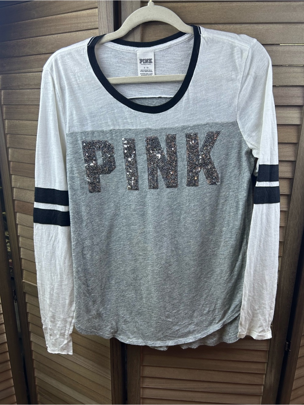 PINK Victoria’s Secret Sequin Logo Long Sleeve Tee Gray White Size Small